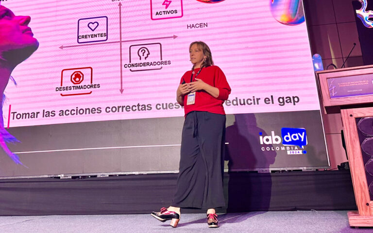 Stefany Klinge Kantar Colombia - IAB Day