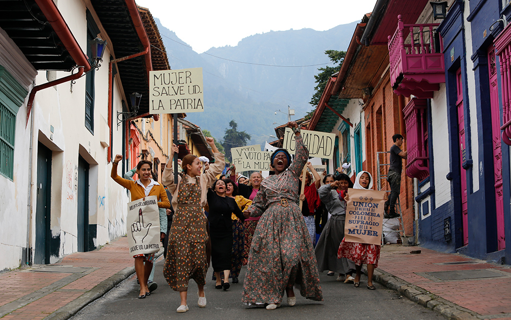 Escena de Estimados señores
