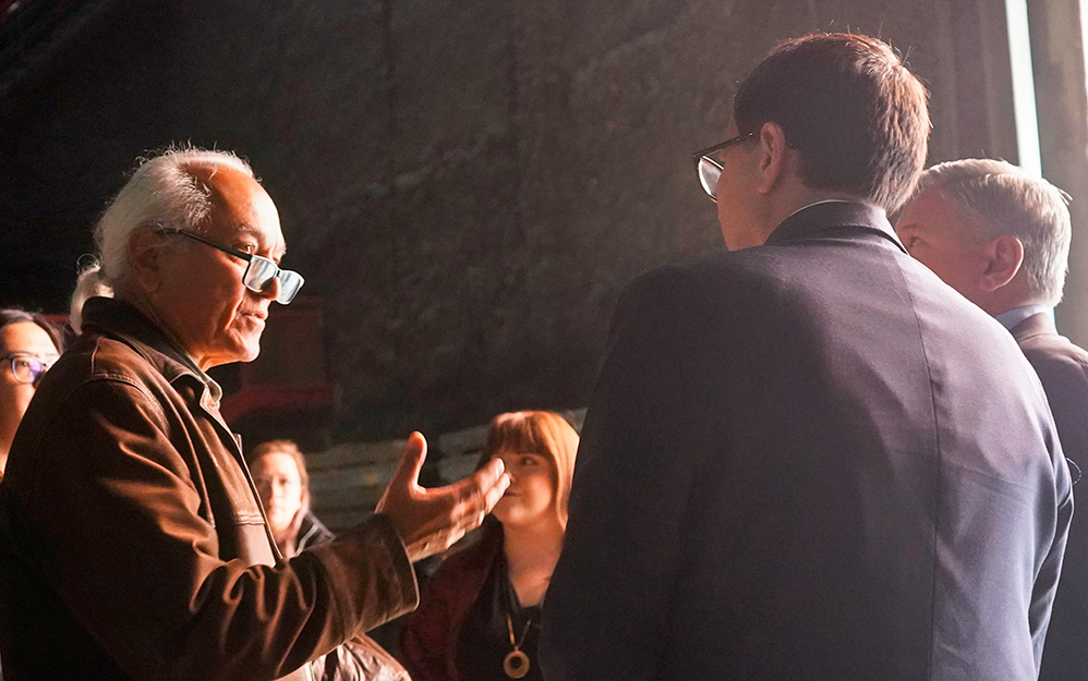 Los US$ 2 millones que entregará Netflix, se usarán en el proyecto de modernización de los foros, informó a PRODU Cristián Calónico, director general de Estudios Churubusco, quien afirmó que el plan es dejar totalmente refaccionados y con tecnología de punta, tanto los foros como la sala THX de grabación y el área de posproducción.