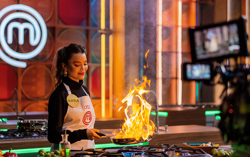 MasterChef tuvo su debut en junio de 2015 por TV Azteca, y desde entonces se ha convertido en un clásico de la televisión mexicana, que hoy cumple 10 años.