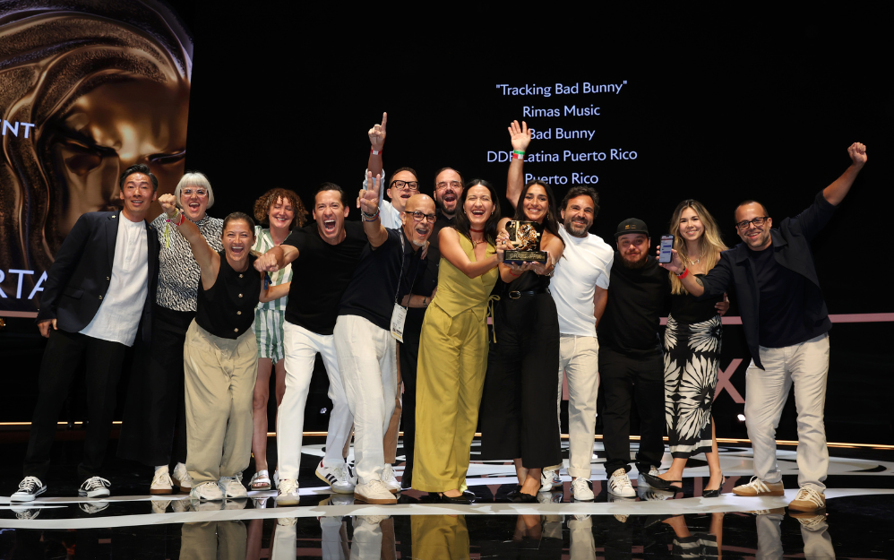 La campaña “Tracking Bad Bunny”, liderada por DDB Latina Puerto Rico, se convirtió en el primer Grand Prix en la historia de la agencia 