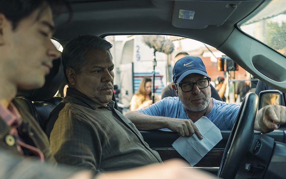 Los Gringo Hunters es una serie de drama de investigación de Netflix, que consta de 12 episodios y que se estrenará el 9 de julio. La serie está inspirada en el artículo de Kevin Sieff para The Washington Post, que se enfoca en una existente unidad policial de élite mexicana, dedicada a atrapar fugitivos estadounidenses que buscan evadir la justicia de su país en Tijuana.