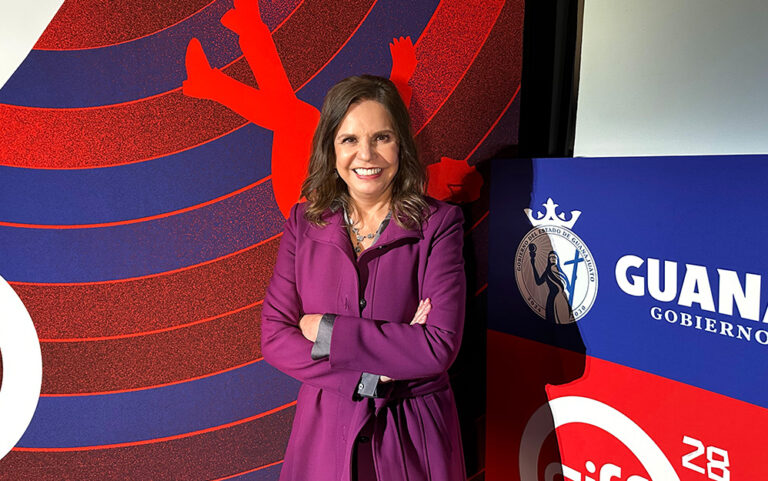 Rosy Ocampo de TelevisaUnivision
