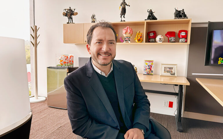 Adrián Ortega de TV Azteca