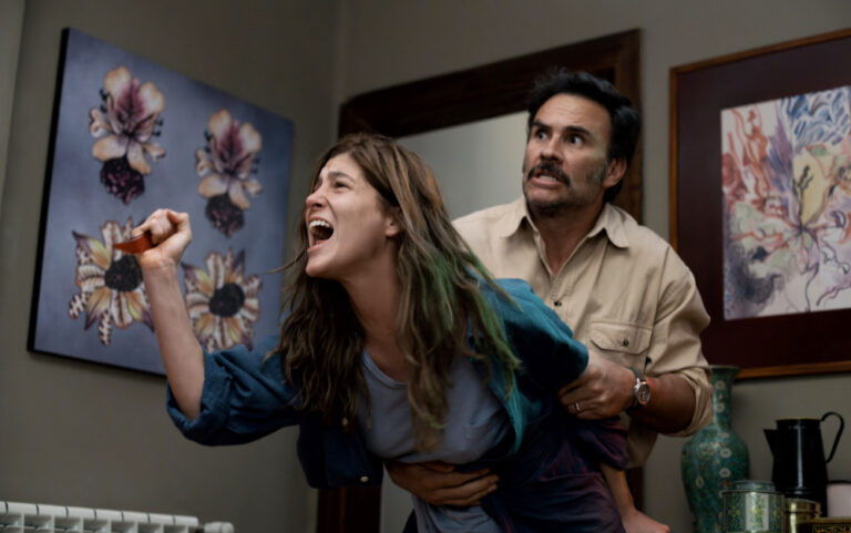 Juan Pablo Raba y Estefanía Piñeres en escena de Delirio