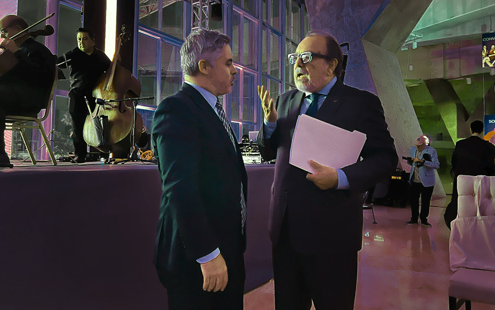 Rafael Gutiérrez Mercadillo, director de TV4 Guanajuato conversa con Luis Torres-Bohl de Castalia y Mexicanal