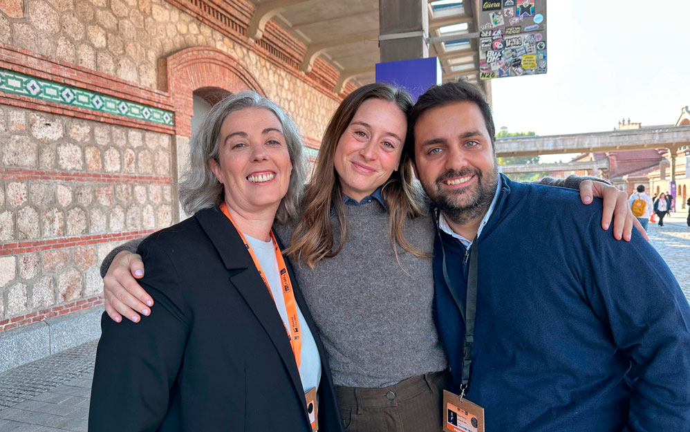 Lorena Molloy, Rebeca Aguilar ambas de Movistar+ y Miguel García de Atresmedia