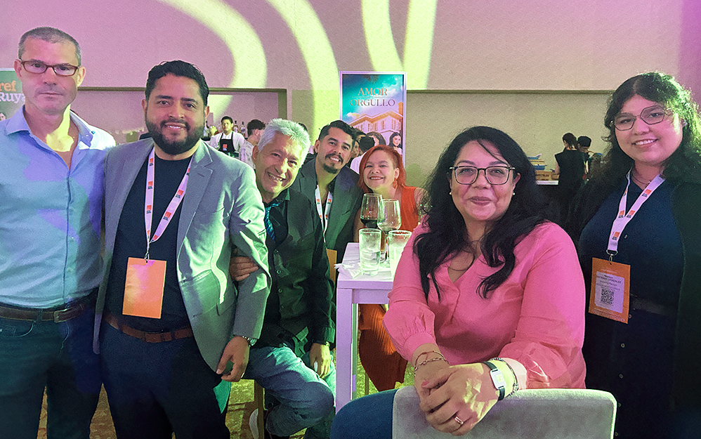 Javier Gore, Zabad Castro, Gabriel Cobayassi, Oscar Amador, Denice Cobayassi, Alicia Neyra, Mónica Estrada