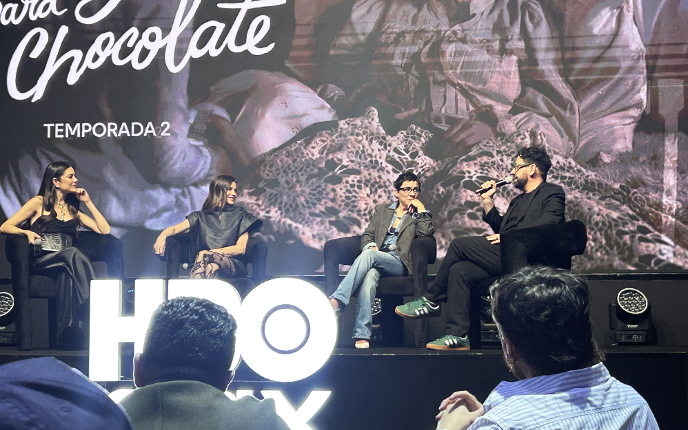 En Ciudad de México, Irene Azuela, quien interpreta a mamá Elena en Como agua para chocolate, y la directora de fotografía Ximena Amann, hablaron sobre los retos de esta segunda temporada.