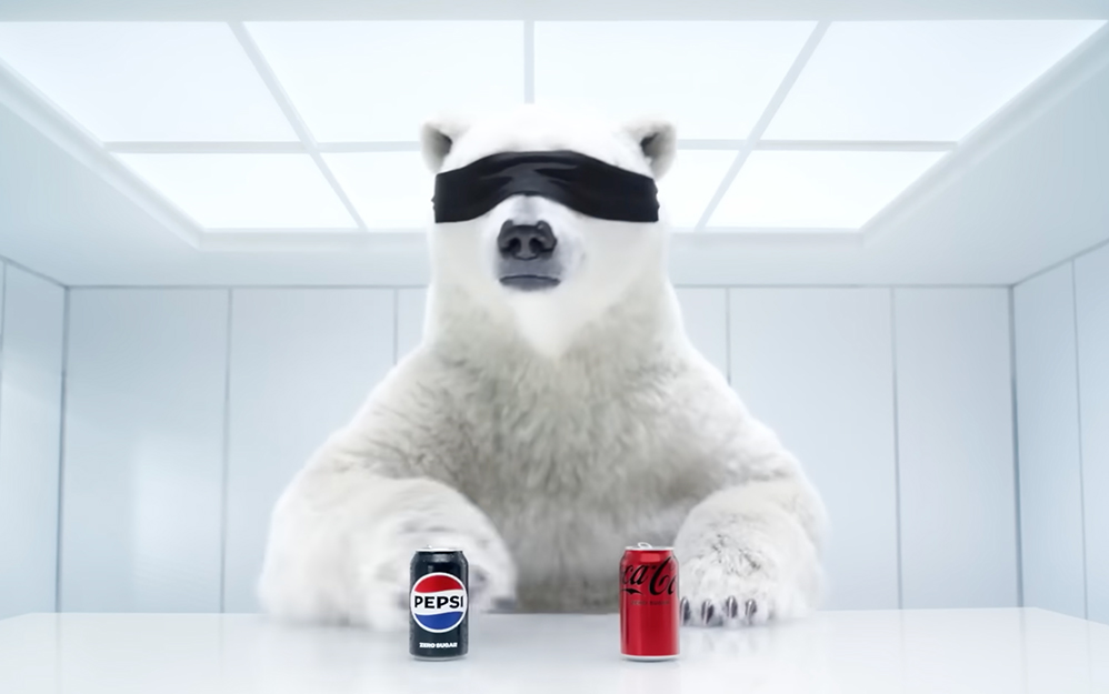 El oso polar, figura icónica históricamente asociada a Coca-Cola, participa en una prueba de sabor a ciegas y elige Pepsi Zero Sugar 