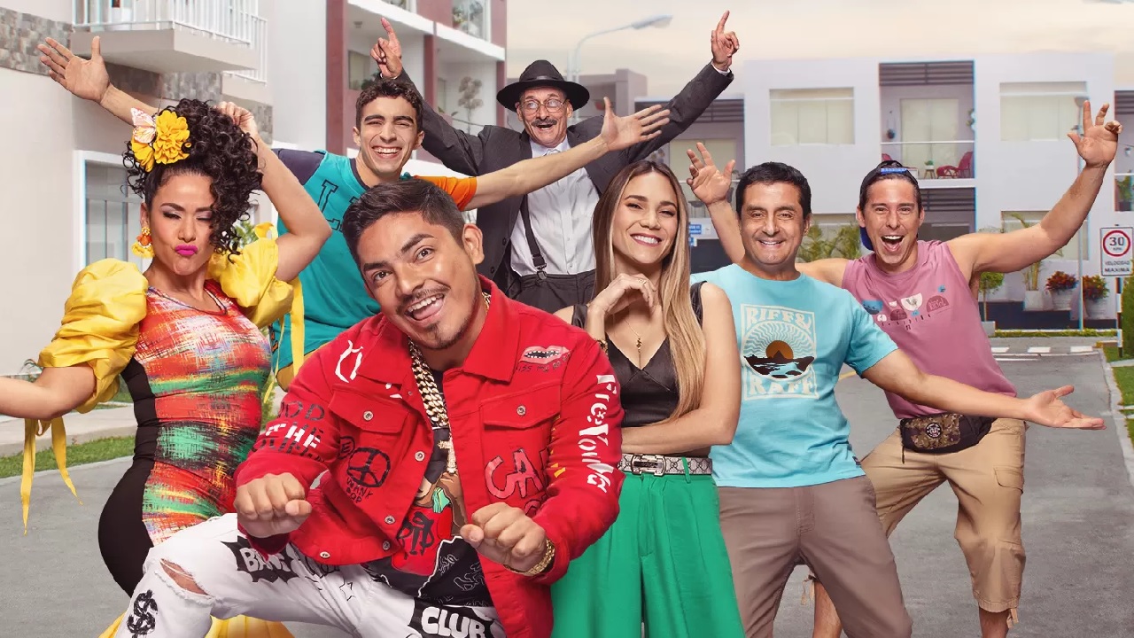 <em>Al fondo hay sitio 13</em>