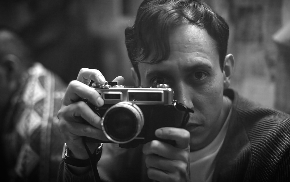 Jero Medina interpreta a Enrique. Medina es un actor que puede transitar distintas historias y personajes. Ello, junto a su capacidad y rango -de imprimir verdad a un personaje y a la vez, marcar de forma sutil ciertos detalles- es lo que hizo que Cravioto optará por él como protagonista de Ciudad de muertos