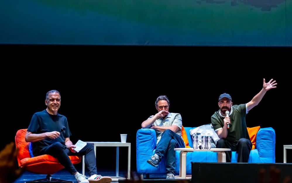 Francisco Ramos de Netflix fue moderador en la MasterClass de Juan de Dios Larraín y Pablo Larraín para hablar de Fábula