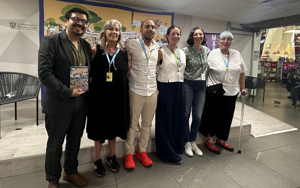 Edgar Panco, Mónica Lozano, Carlos Hernández, Gabriela Gavica, Jessy Vega y Martha Claudia Moreno en la presentación del libro que celebra los 10 años de Mandarina Cine