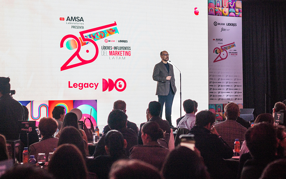 Raúl Ferráez, presidente de la Revista Líderes Mexicanos y FCO Group, encabezó la ceremonia presentada por AMSA