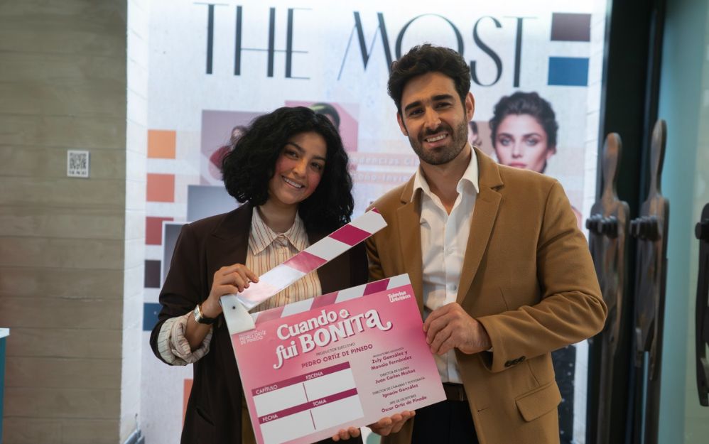 Geraldine Galván y Daniel Gama protagonizan Cuando Fui Bonita, la nueva producción de TelevisaUnivision
