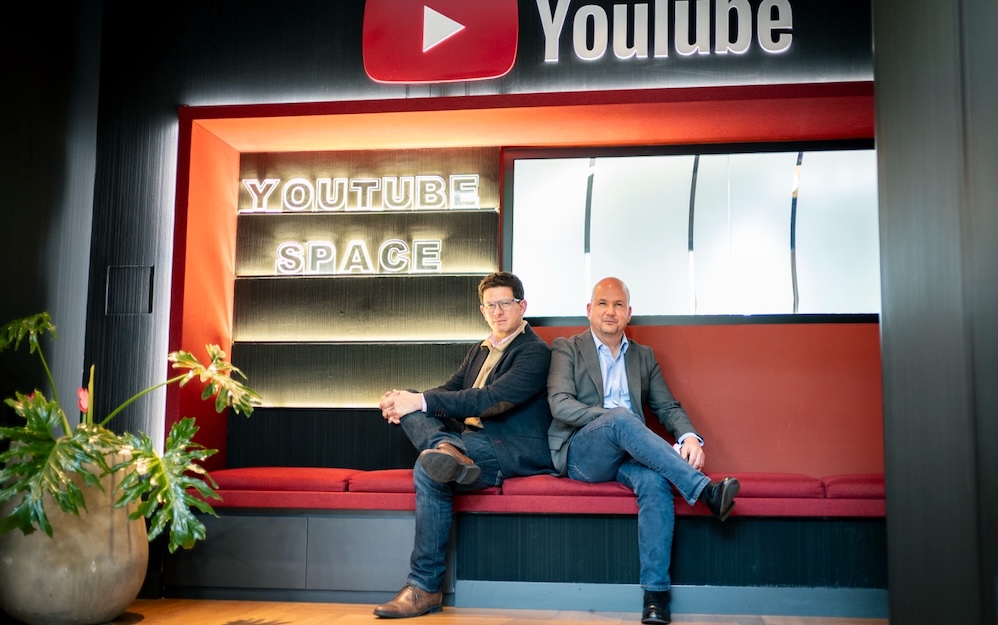 Santiago Escobar, VP Digital de RCN, y Juan Pablo Robert, Head of Media Companies for Hispanic Latam de YouTube
