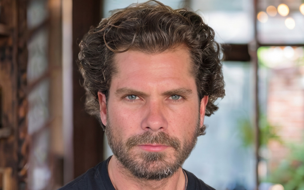 Retrato del productor mexicano Pablo Velasco, cofundador de la productora cinematográfica VV Films.