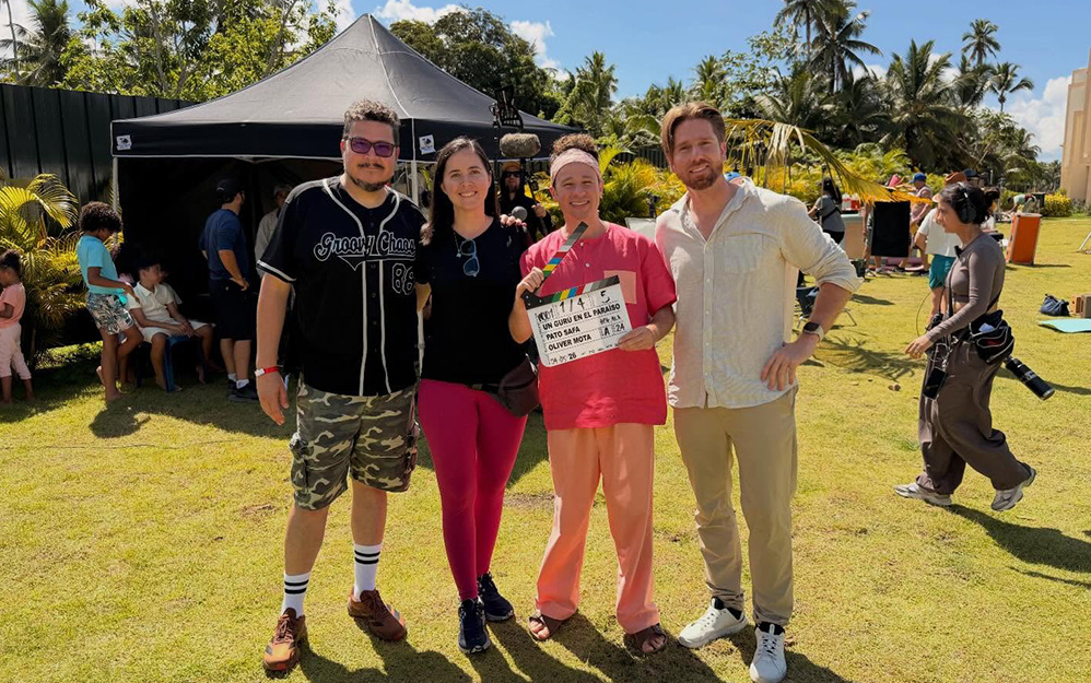 Pato Safa, Nicole Quiñones, Luisito Comunica y Joaquín Matamala en la producción de Un gurú en el paraíso