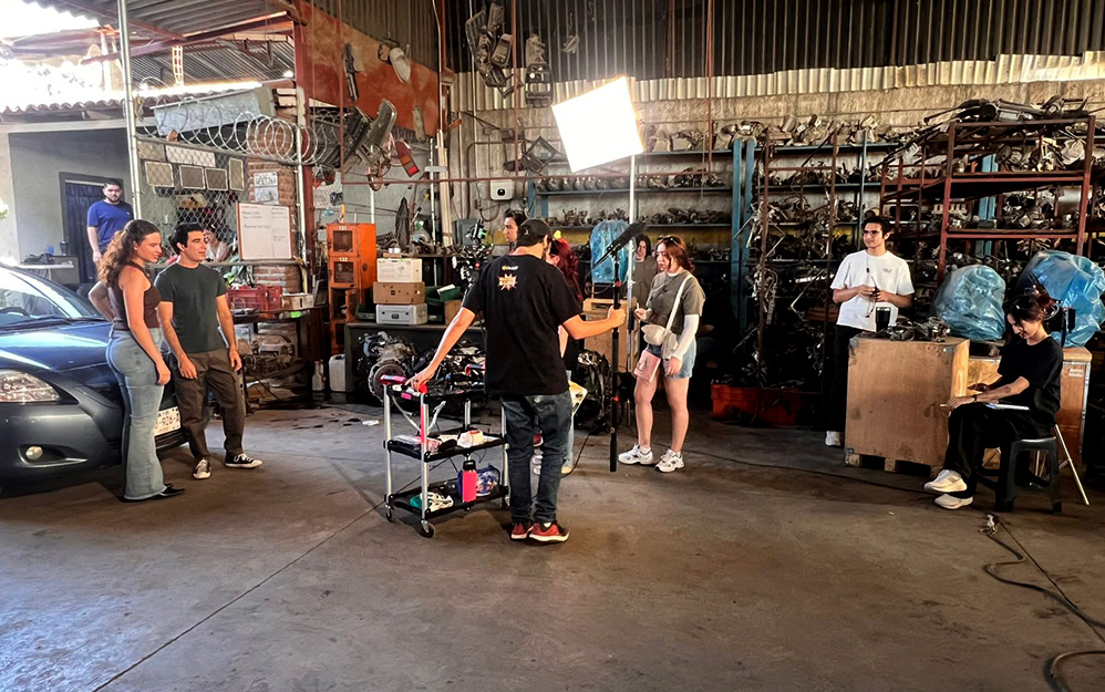 Detrás de cámaras de la filmación de El Séptimo Desastre, dirigida por Laila Carbajal y Camila Jiménez en Jalisco.