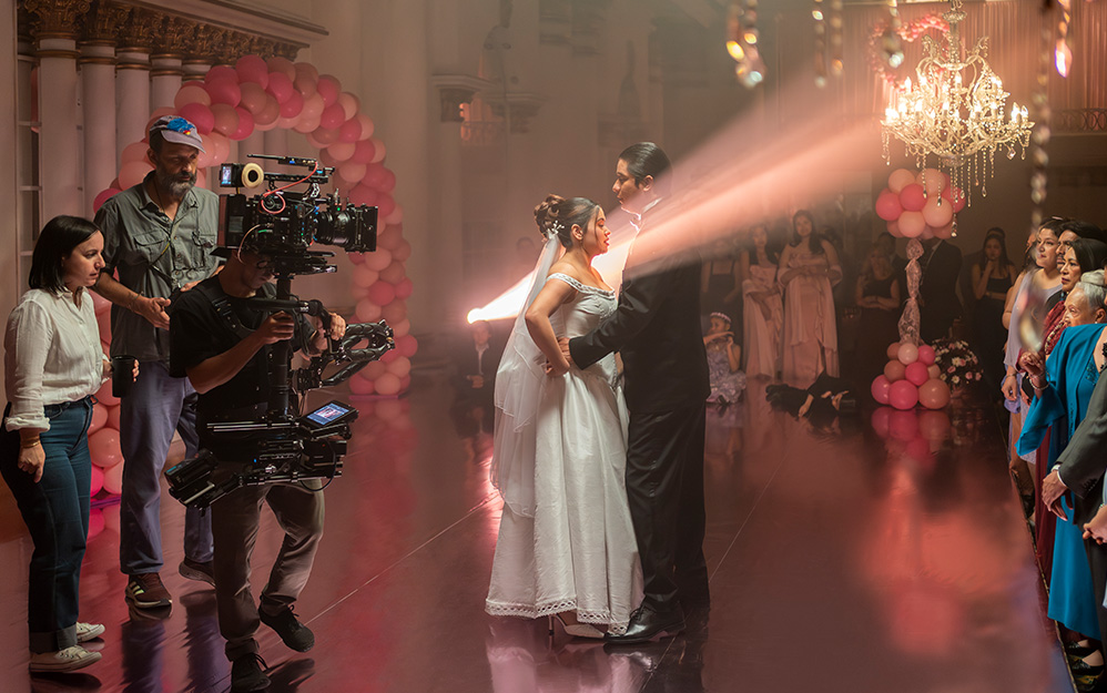 Fotograma oficial de la película documental Un hijo propio de Netflix , protagonizada por Ana Celeste Montalvo y Armando Espitia.