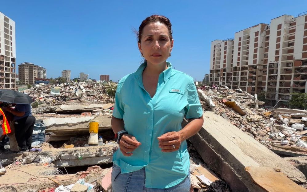 Aymara Lorenzo está en el sitio reportando para Telemundo, pero también publica en sus redes sociales. Ha mostrado el déficit de atención y las denuncias de los habitantes.