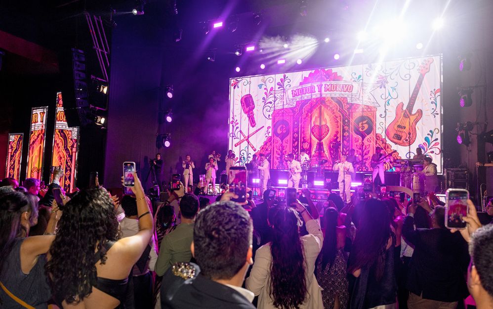 La celebración de los 20 años fue una fiesta que resaltó la identidad peruana
