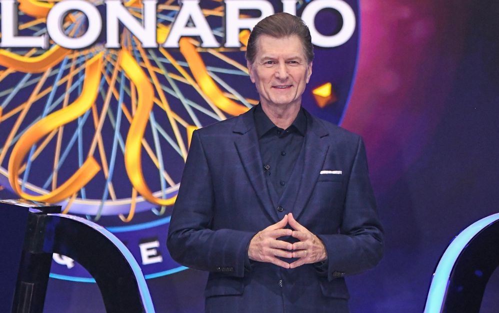 ¿Quién quiere ser millonario? de Sony Pictures Television para TV Azteca tiene como presentador a Enrique de la Madrid Cordero