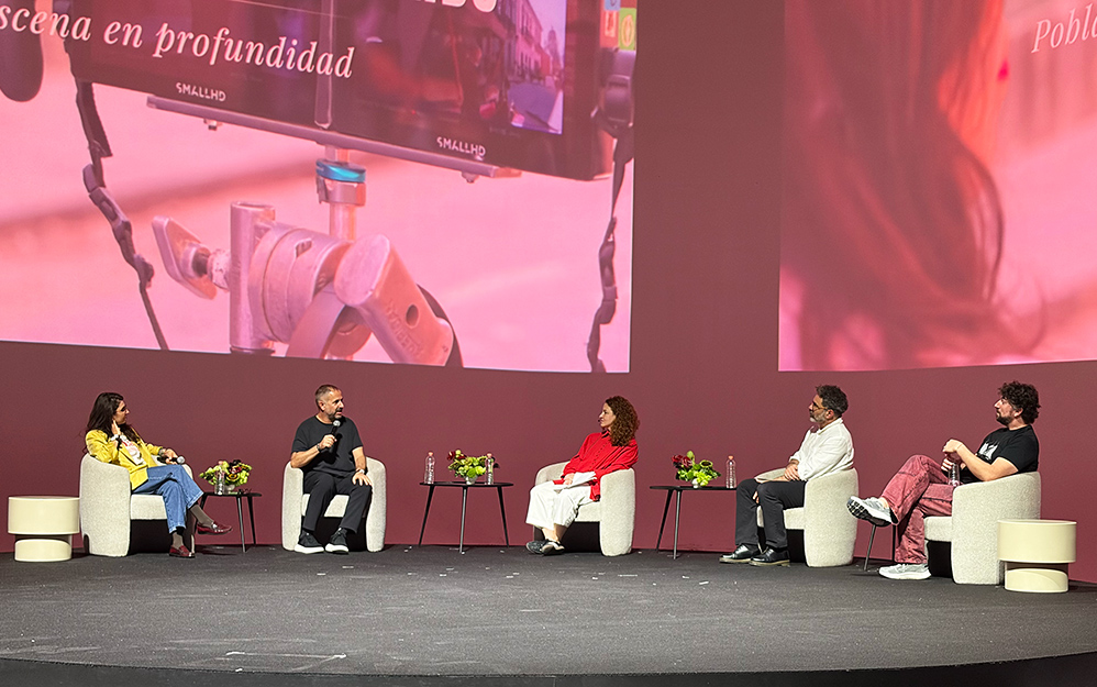 Fotografía del panel de innovación tecnológica con los supervisores de efectos visuales y productores de las series El Eternauta y Mal de amores.