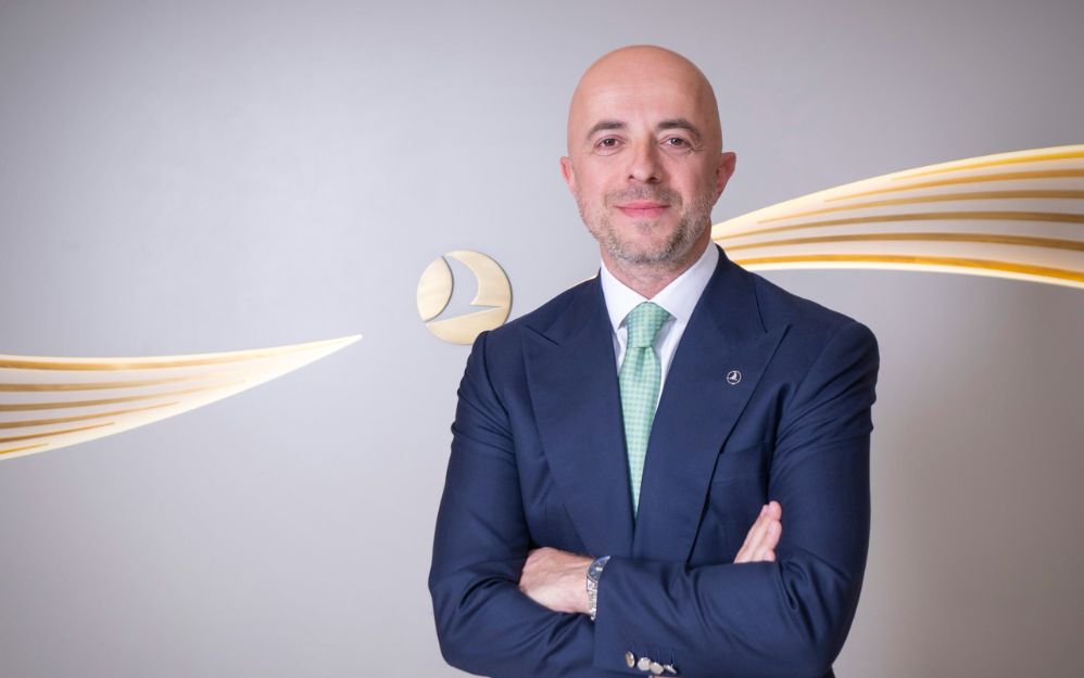 Ahmet Olmuştur, CEO de Turkish Airlines: Estamos muy contentos de que nuestro nombre ocupe un lugar en una de las camisetas más icónicas del deporte mundial