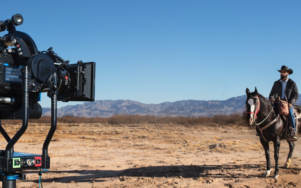 El director de fotografía Edward Goldner seleccionó la cámara digital Blackmagic URSA Cine 17K 65 para registrar el interior australiano