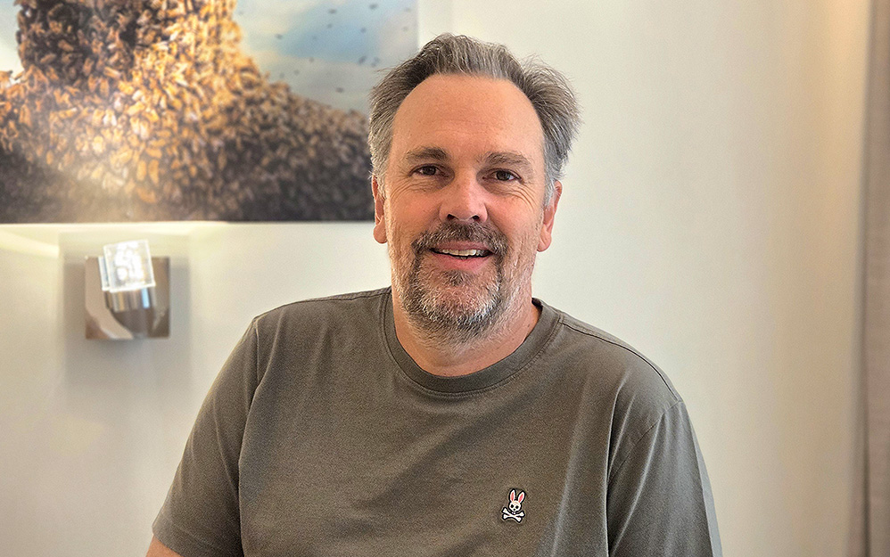 Frank Scheuermann, CCO de Unscripted en Endemol Shine Boomdog, durante la entrevista con PRODU, en Mipcom 2026