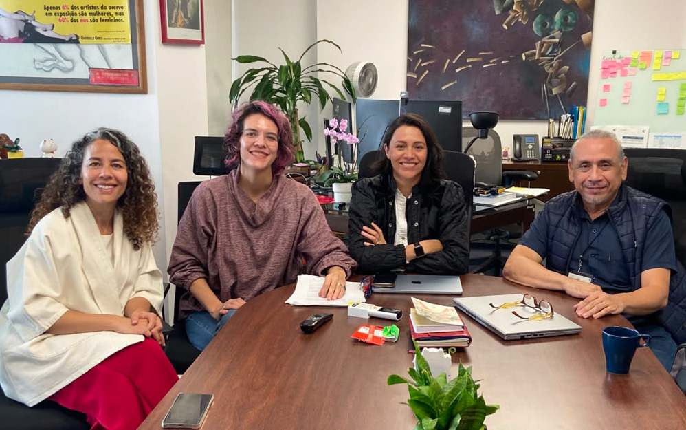 Mariana Linares, directora de vinculación de IMCINE; Stephanie Brewster, subdirectora académica del CCC; Dinorath Ramírez, directora general del Centro de Capacitación Cinematográfica y Ricardo Guzmán, delegado de CANACINE en Tabasco